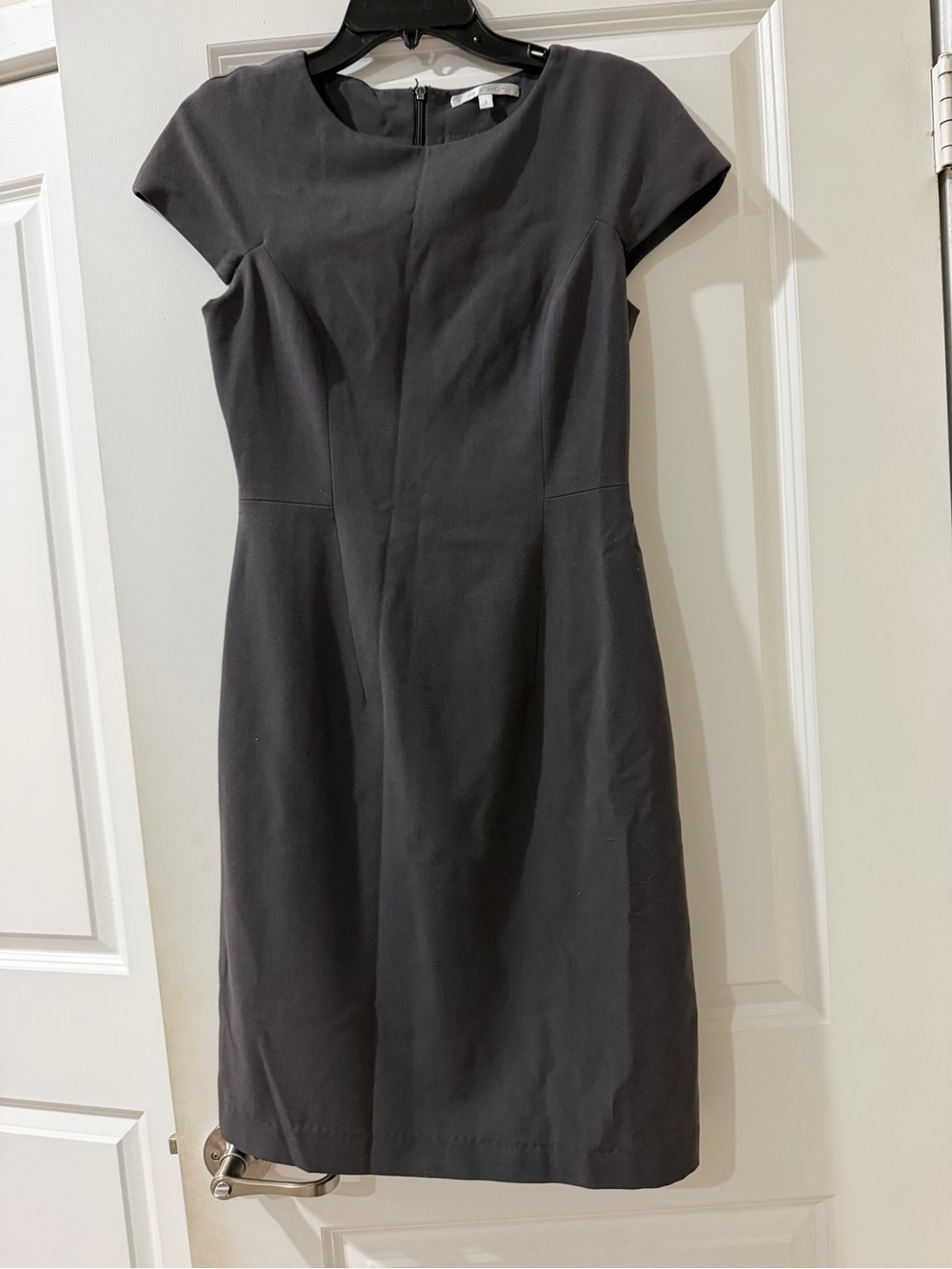 Fiori di Zucca Dark Gray Cap-Sleeve Sheath Dress – Size 2